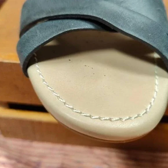 ugg wedges - Picture 2 of 7